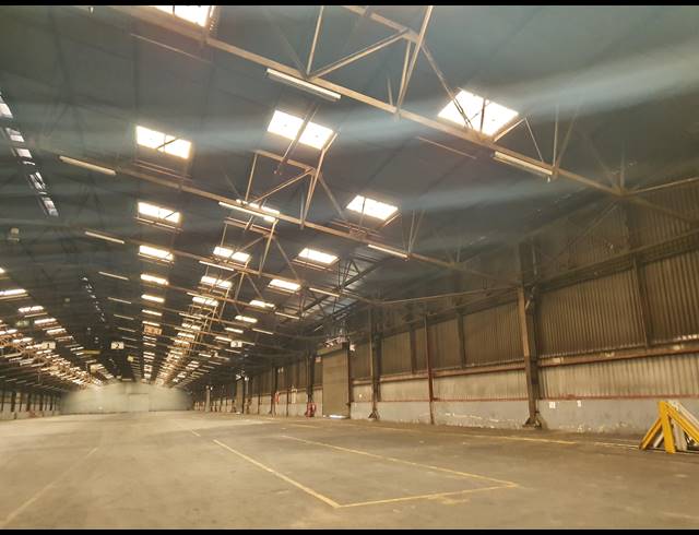 7,396M² WAREHOUSE TO LET IN ISANDO